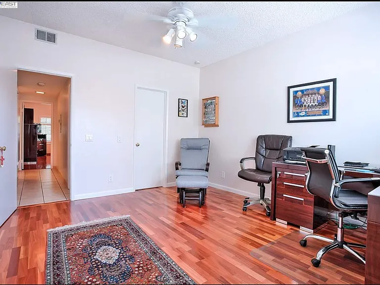37155 Aspenwood Cmn #105 — Photo 6