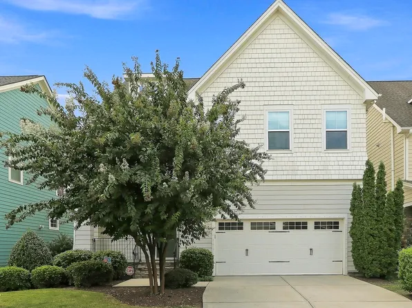2703 Cameron Pond Dr, Cary, NC 27519