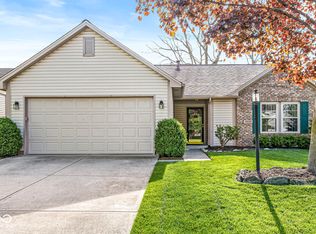 9688 Amber Glow Ct, Fishers, IN 46037