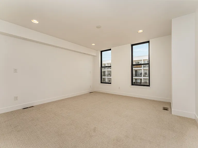 2323 Stout St — Photo 13
