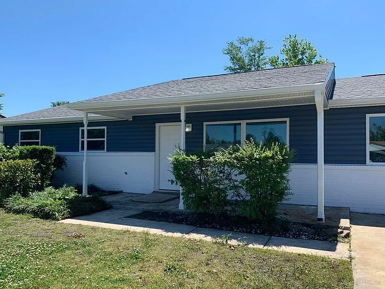 403 Myna Dr — Photo 1