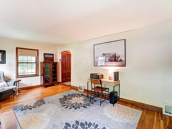 4th image of 207 W Dominion Blvd