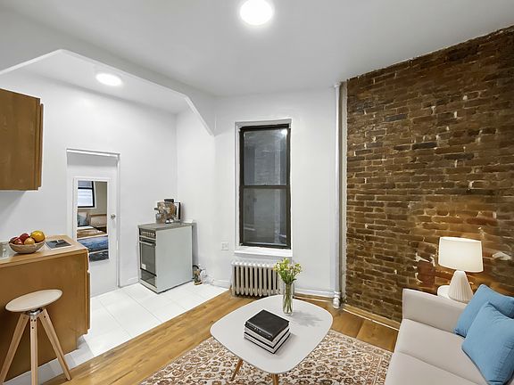 2nd image of 1726 Amsterdam Ave #2A