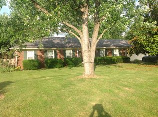 3122 Huntmaster Dr, Bowling Green, KY 42104