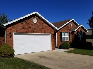 633 Birchwood St, Marshfield, MO 65706