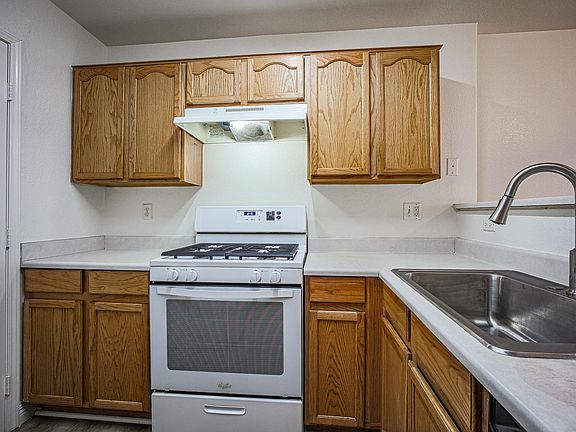 5th image of 2521 Charleville Ave Unit 101