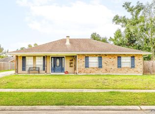 119 Piping Rock Dr, Houma, LA 70363