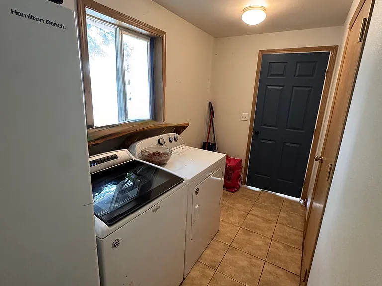 107 S Pine Dr — Photo 7