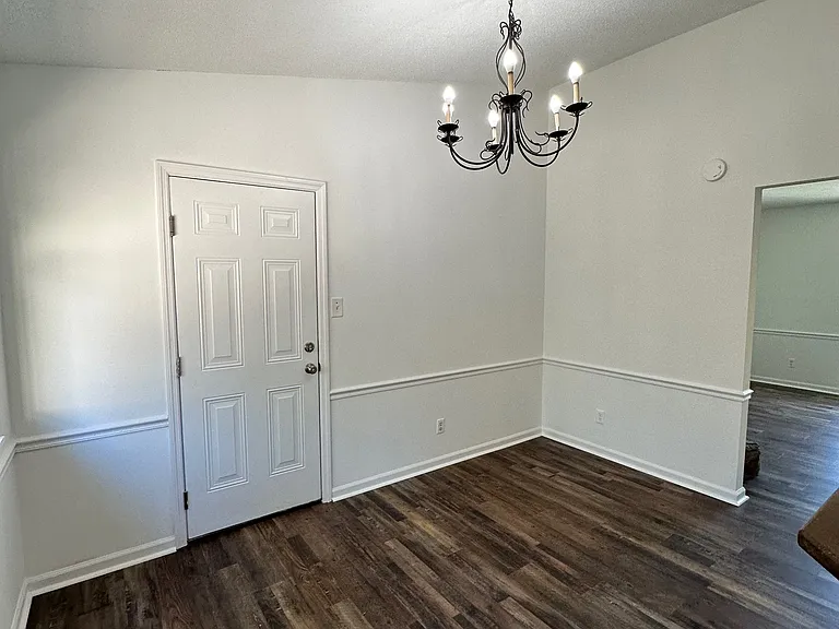 118 Cambridge Dr — Photo 3