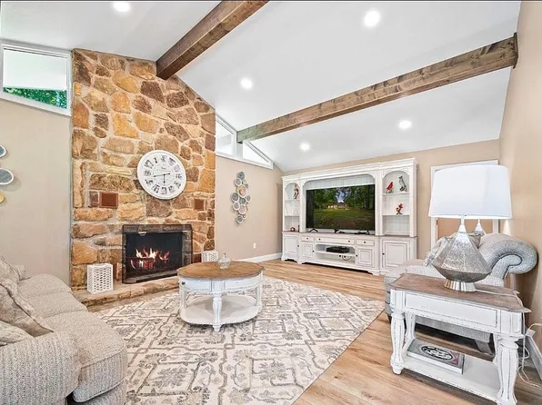1446 White Oak Dr, Sevierville, TN 37862