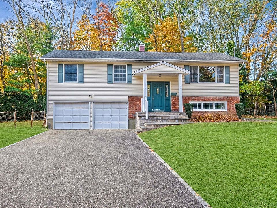 1st image of 8 Parkside Drive