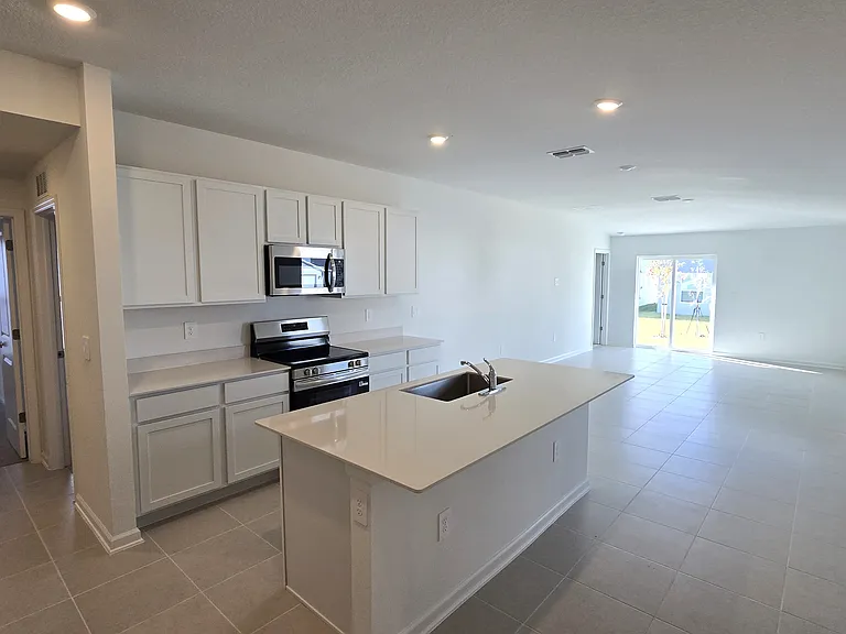 2150 Chris Dr — Photo 7