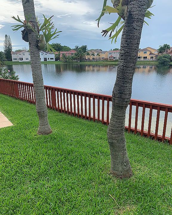 3/2 single family Lakefront