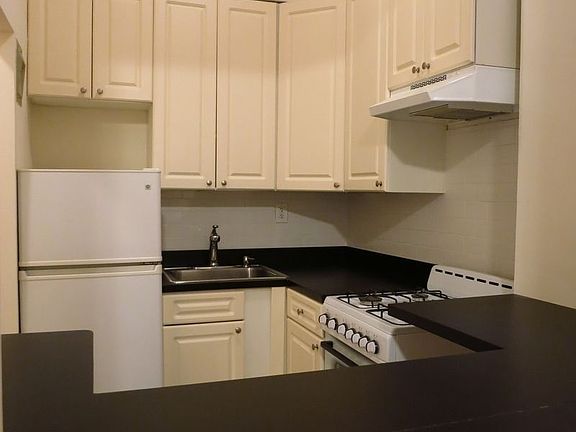 4th image of 408 E 83rd St APT 1C
