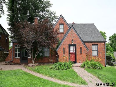 1004 S 38th St, Omaha, NE, 68105