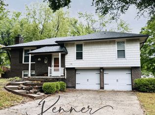 1108 NE 9th St, Blue Springs, MO 64014