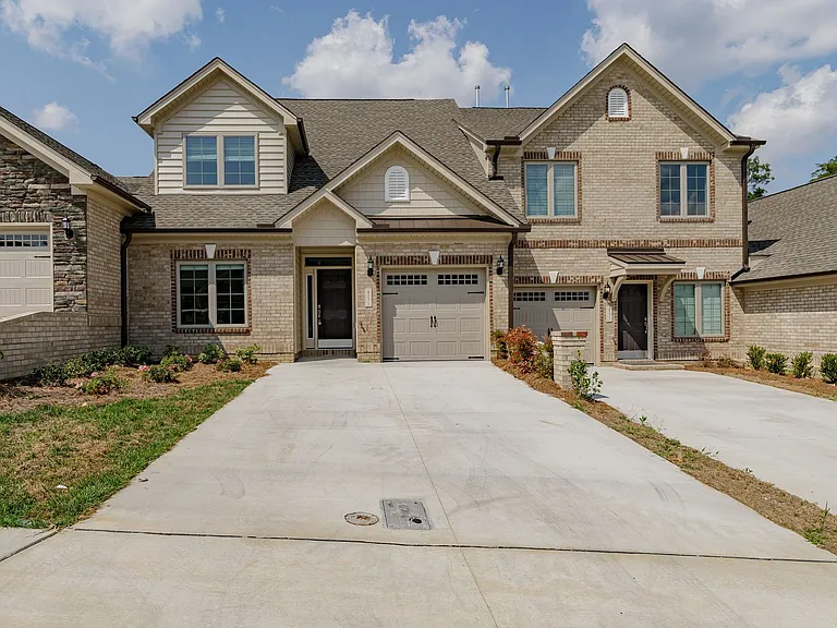 4331 Holstein Dr — Photo 4