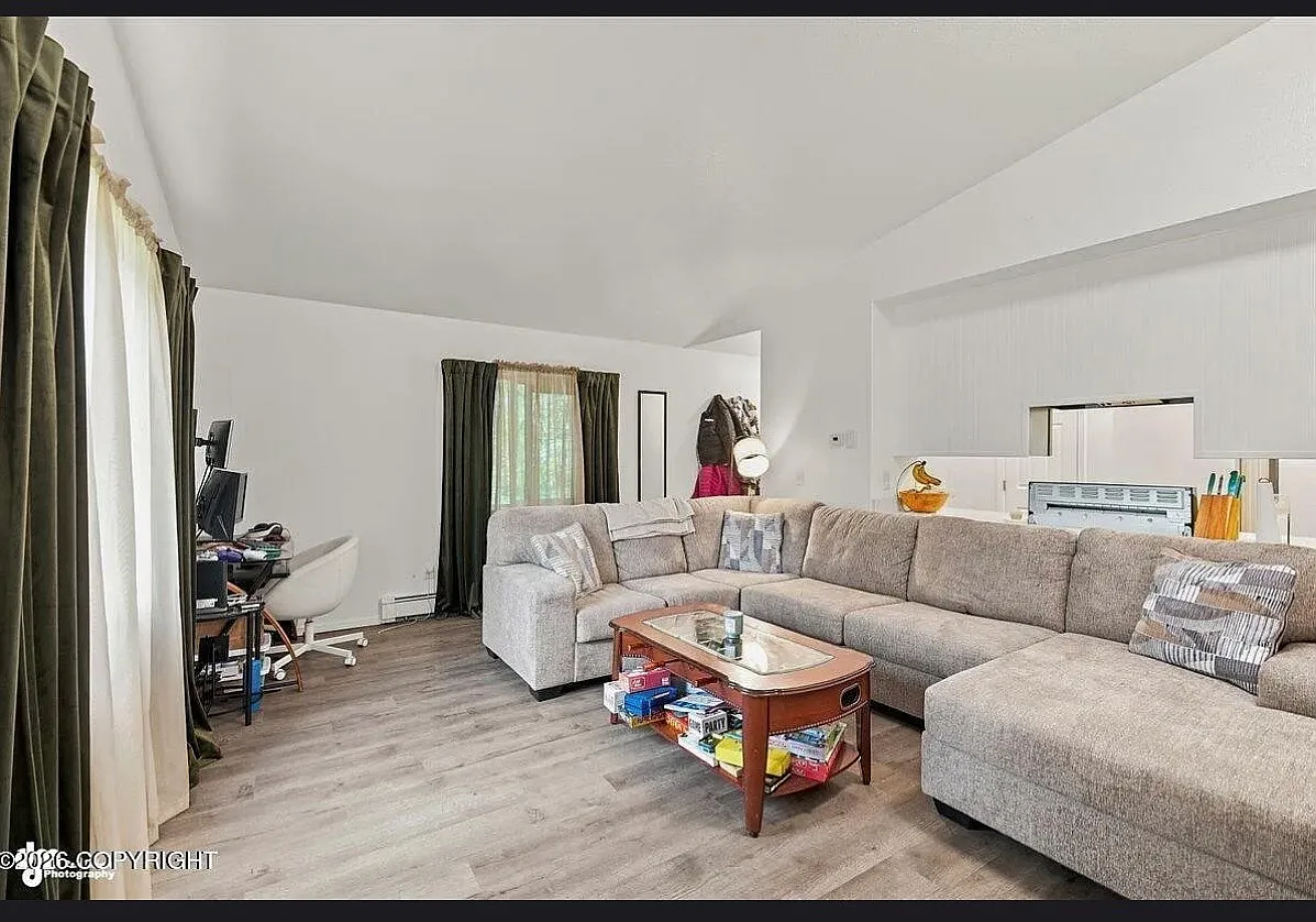 2 bed, 800 sqft, $1,950 — Photo 2