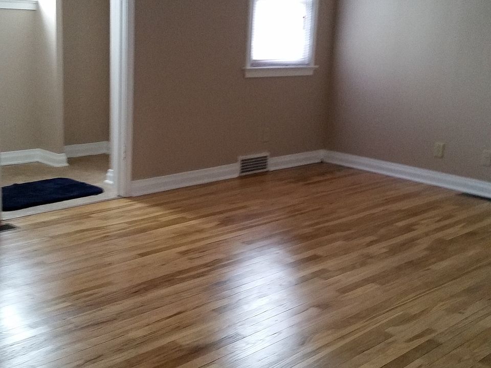 2nd image of 92 Hillcrest Dr