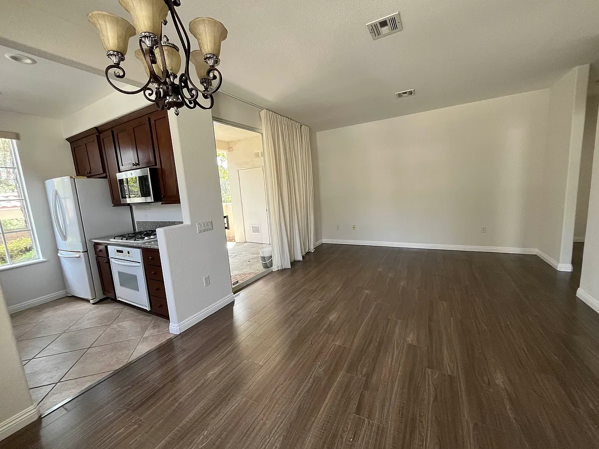 Building Photo - 3626 Bernwood Pl #57