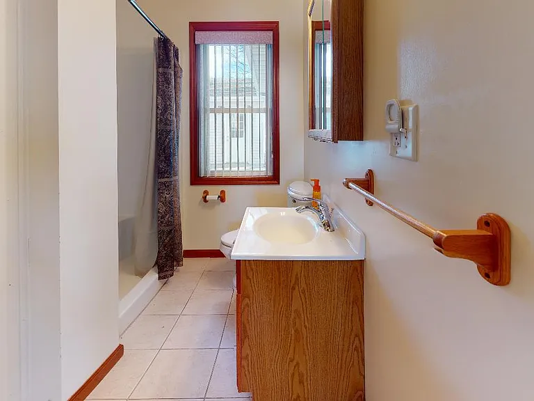 402 N Lafayette St — Photo 10