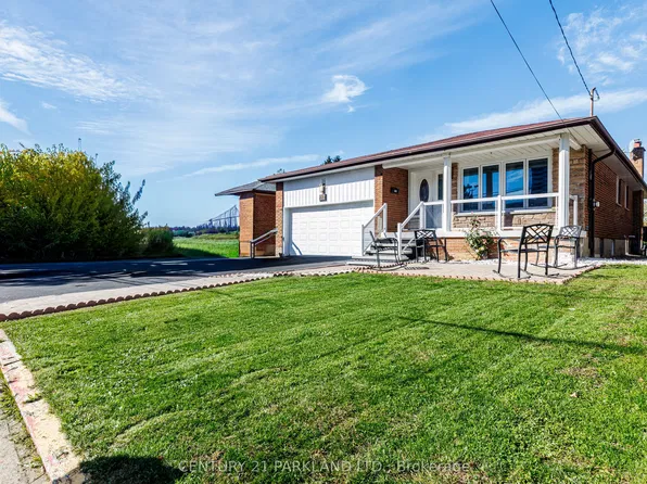 22 Gatesview Ave, Toronto, ON M1J 3G5