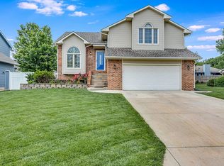 2411 N Button Bush Cir, Derby, KS 67037