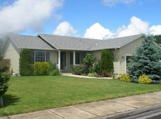 102 Montclair Dr, Sutherlin, OR 97479