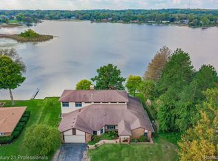 8763 Ellis Rd, Clarkston, MI 48348