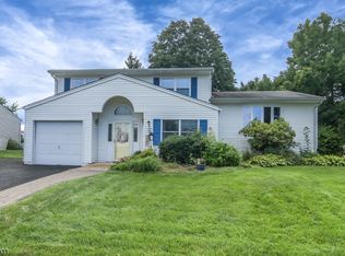 135 Clover Hill Dr, Flanders, NJ 07836