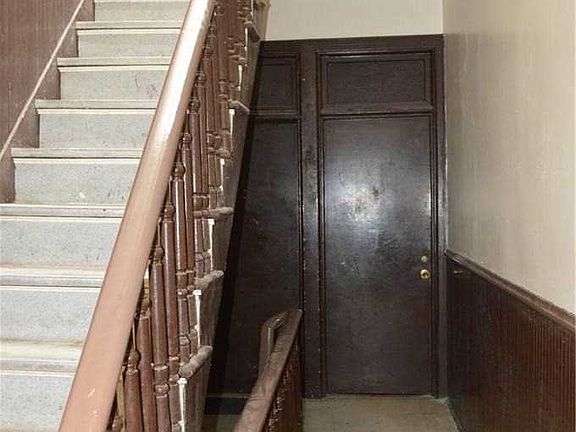 3rd image of 354 Graham Ave
