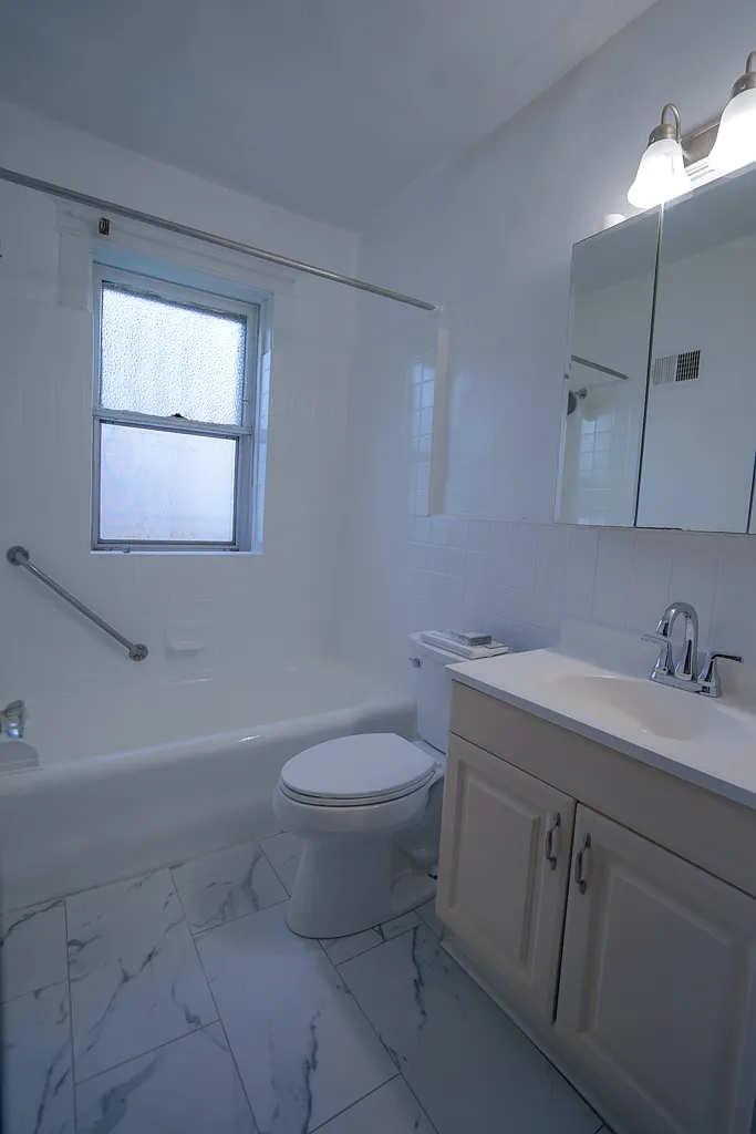 2 bed, 1195 sqft, $1,695 — Photo 1
