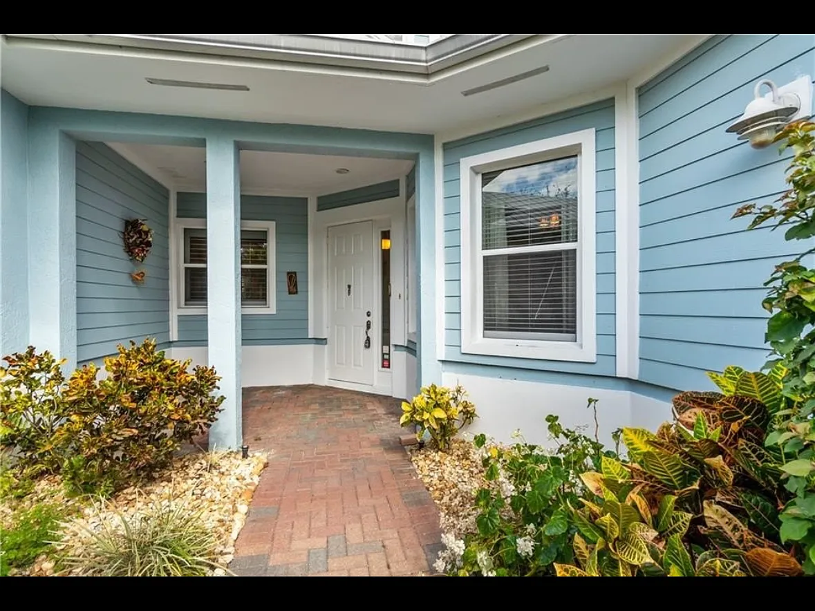 3 bed, 3.5 bath, 2554 sqft, $3,500 — Photo 2