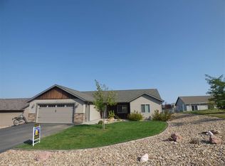 825 Stoneridge Dr, Belle Fourche, SD 57717