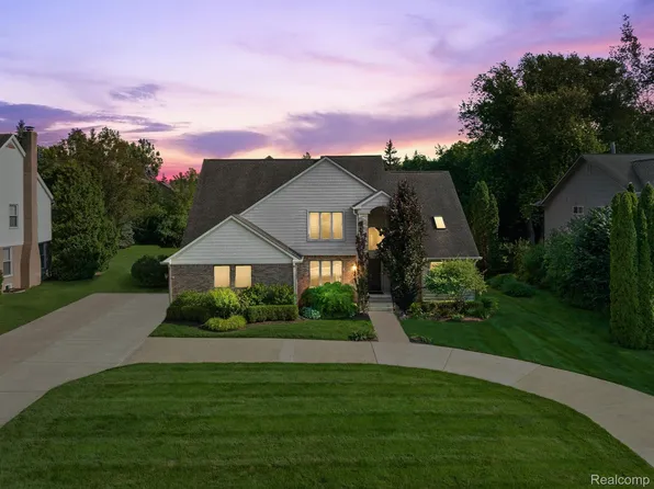1964 Bloomfield Dr, Bloomfield Hills, MI 48302