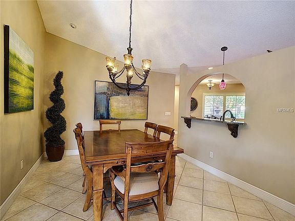 4th image of 409 Lakeshore Dr