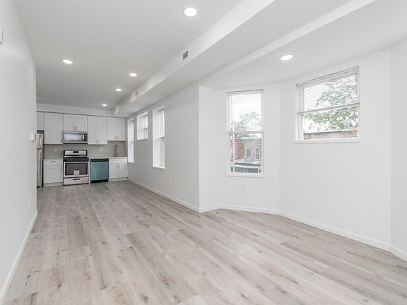 4th image of 5348 Race St #B