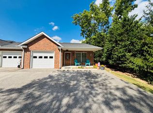 1132 Huff Ln, Blacksburg, VA 24060