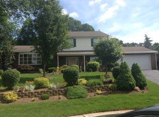 7 Spruce Ct, Douglassville, PA 19518
