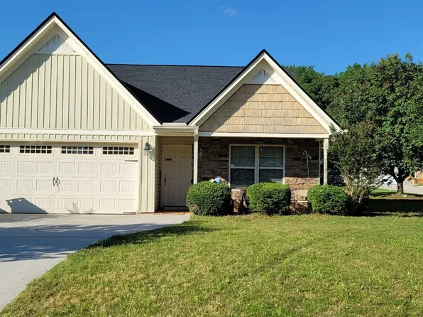 561 Highland Pointe Dr, Alto, GA 30510