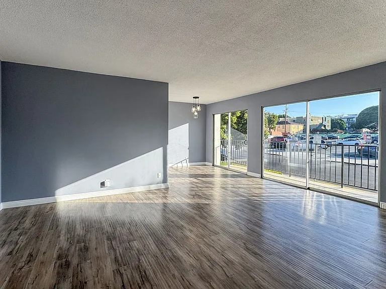 1138 Euclid St #1 — Photo 1