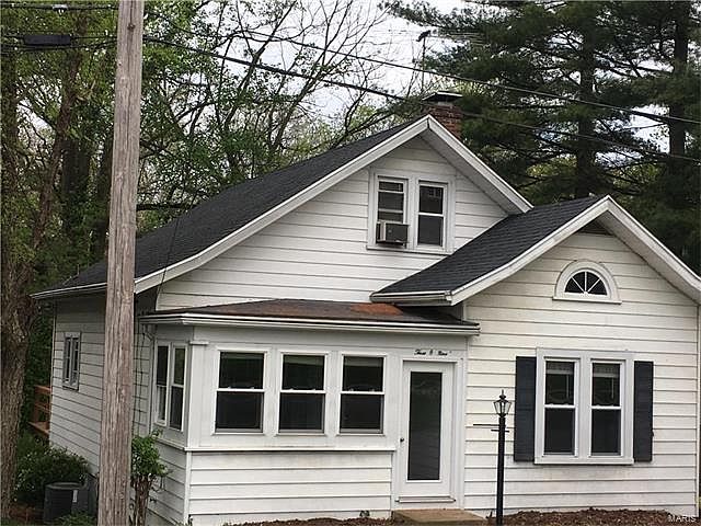 1st image of 309 N 4th St