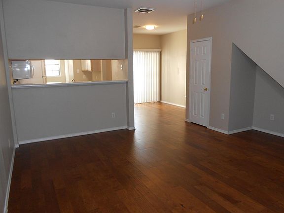 4th image of 3241 Donnelly Cir