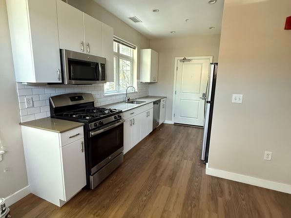 11 Alder St #4-2B