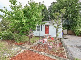 29 Shore Dr, Goffstown, NH 03045