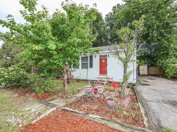 29 Shore Drive, Goffstown, NH 03045