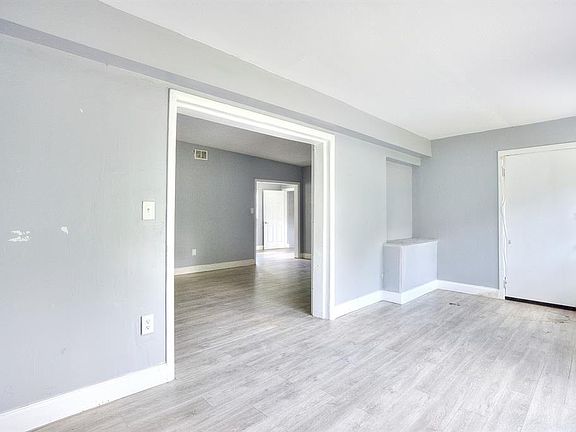 5th image of 3009 MARATHON AVENUE