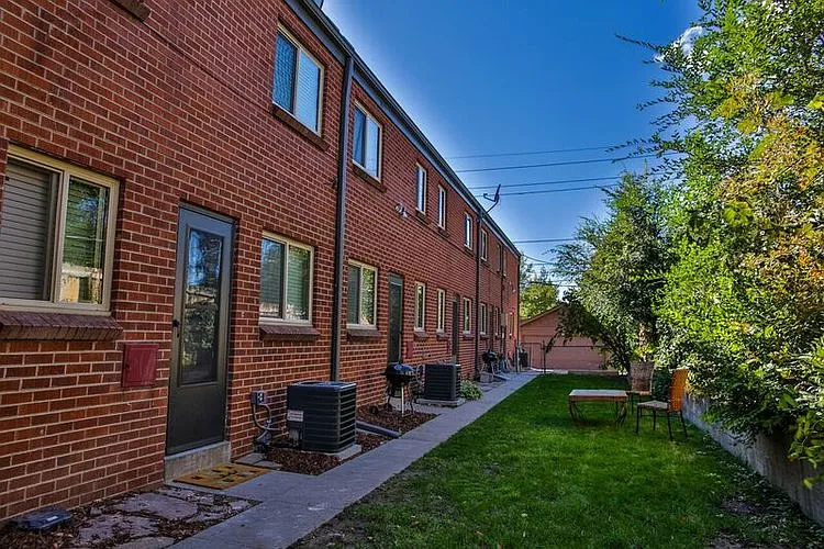 1829 E Warren Ave #1829 — Photo 6