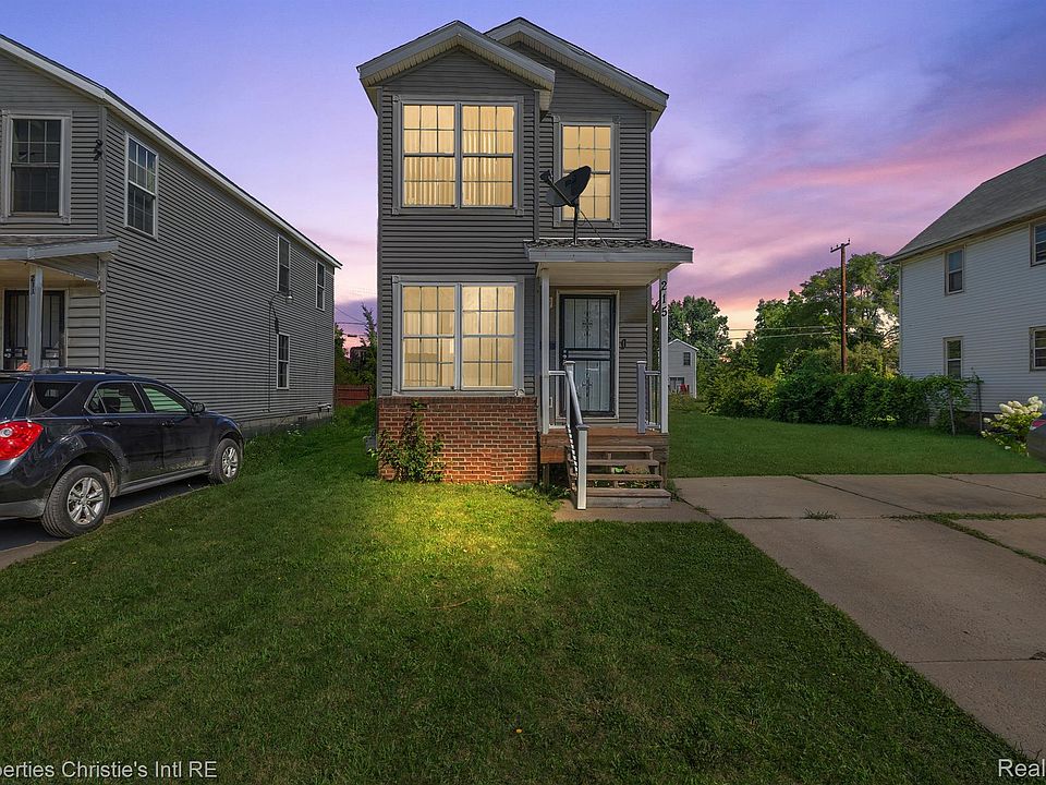 1st image of 215 Ferris St
