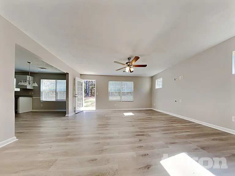 130 Patterson Way — Photo 2